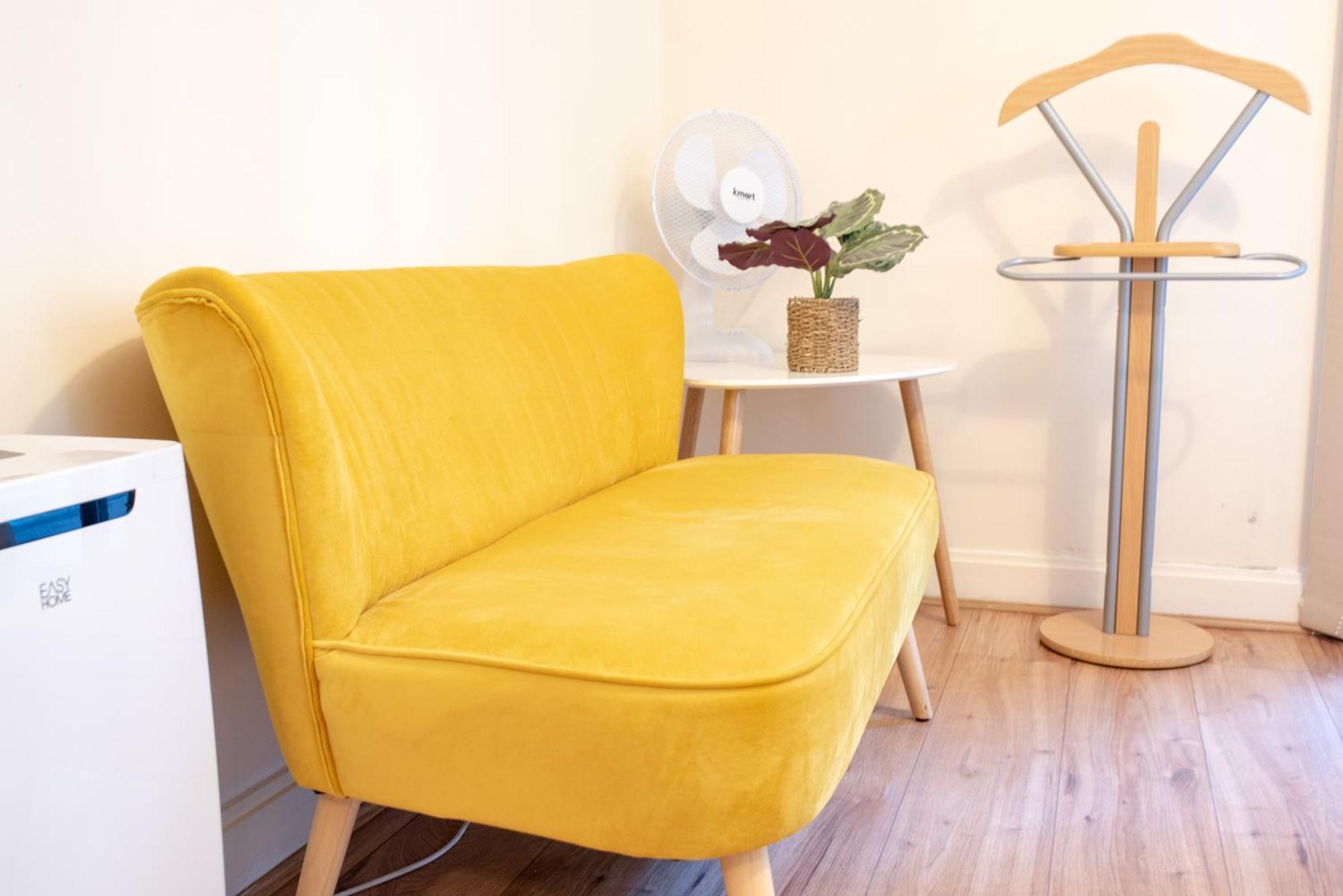 Spacious 1 Bed Apartment With Workspace, Coffee & Free Secure Parking Бирмингем Экстерьер фото
