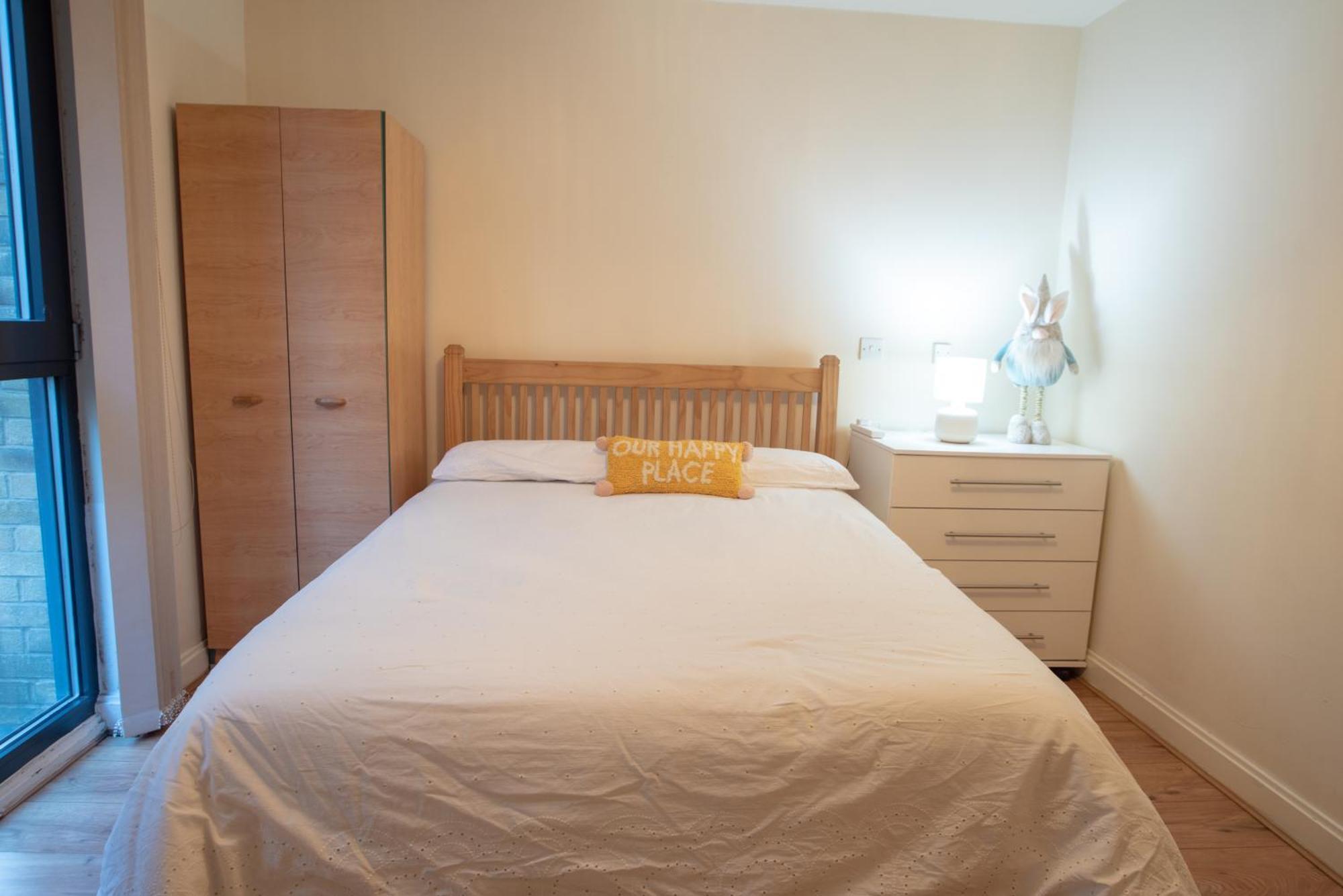 Spacious 1 Bed Apartment With Workspace, Coffee & Free Secure Parking Бирмингем Экстерьер фото