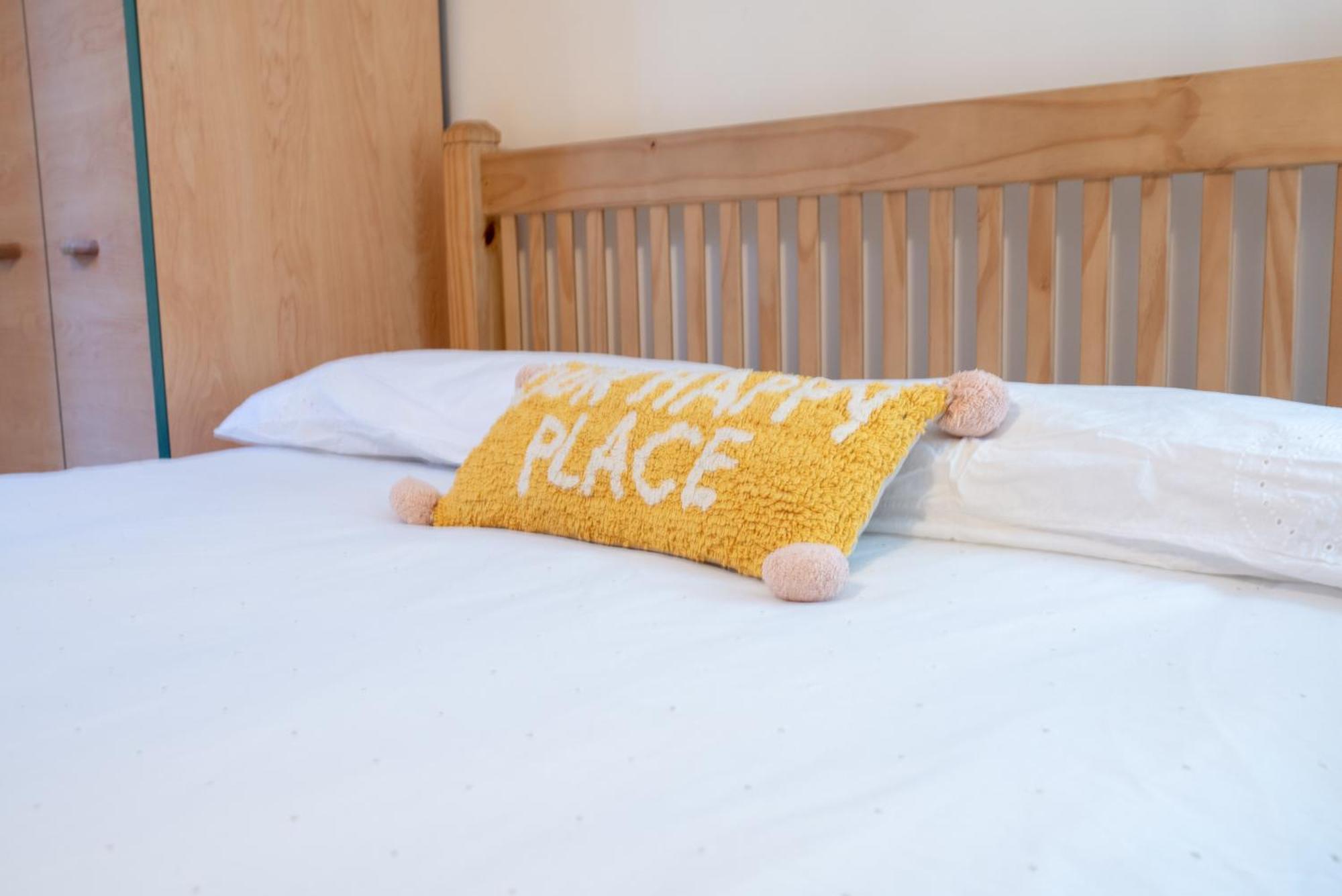 Spacious 1 Bed Apartment With Workspace, Coffee & Free Secure Parking Бирмингем Экстерьер фото